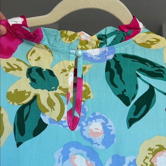 Floral Ruffle Sleeveless Button Keyhole Back Neck Shell Top - Picture 3 of 5